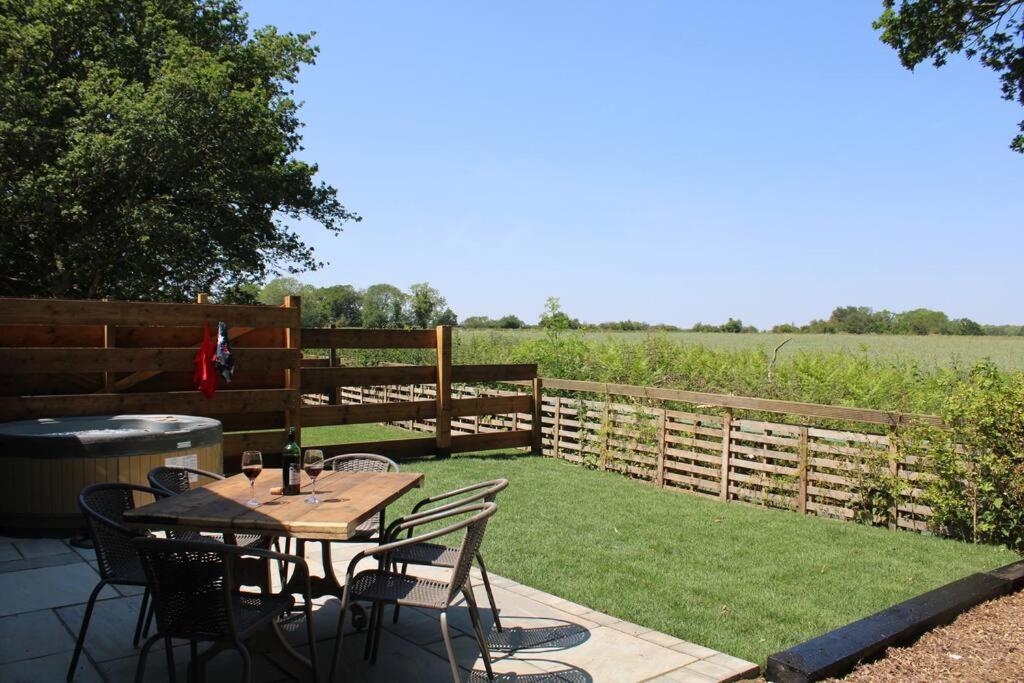 Villa 4 - Squirrels Nest, A Slice Of Norfolk'S Countryside NWI Exterior foto
